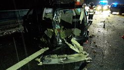 Nehoda čtyř aut na dálnici z Tábora do Českých Budějovic, silnice byla v místě nehody silně namrzlá