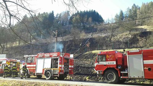 Zahrádkáři vypalovali o víkendu trávu a vyšetřovatelé hasičů za to udělovali pokuty