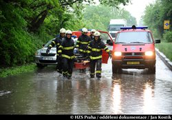 Vydatný déšť včera od rána dělal problémy hlavně v jihozápadní části Prahy