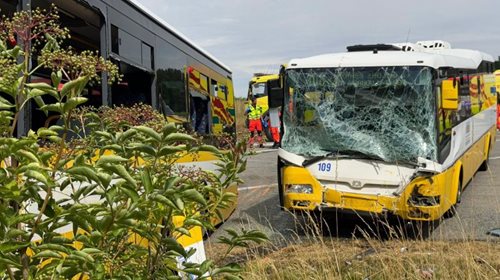 Čelní srážka dvou autobusů u Znojma. Na místě zasahují všechny složky IZS