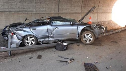 Vážná nehoda na D3. Hasiči vyprostili řidiče, vrtulník ho transportoval do nemocnice