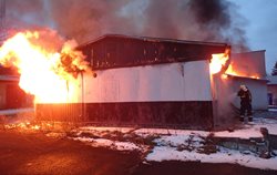 Uprostřed sídliště v Karlových Varech vyhořel opuštěný objekt bývalé restaurace