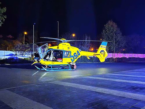 Výbuch domu v noci zranil obyvatele, jeden musel být letecky transportován