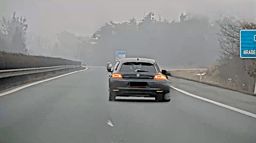 Vysoká rychlost odhalila dva řidiče bez oprávnění