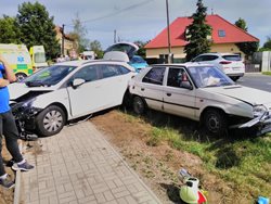 Dopravní nehoda dvou osobních aut u obce Holedeček