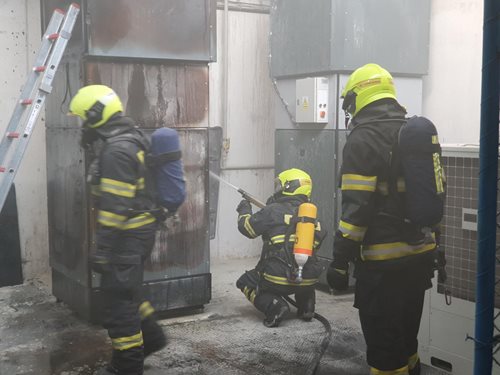 Tři jednotky zlikvidovaly požár technologie v průmyslovém areálu v Olomouci
