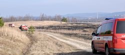 Příčinou rozsáhlého požáru trávy u jezera Medard je úmyslné zapálení