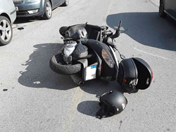 Při nehodě se zranil motocyklista