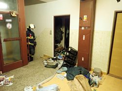 Při požáru v bytě nalezena osoba bez známek života