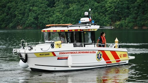 Na Slapské přehradě pokřtili novou záchranářskou loď. Posílila bezpečnost na vodě