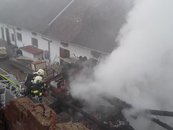 V Předboři na Jihlavsku hoří truhlárna, škoda se vyšplhala na pět milionů korun