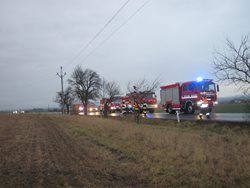 Únik nafty na Nový rok odstraňovalo šest jednotek hasičů.