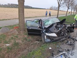 Dopravní nehoda u Solnice která uzavřela silnici na dvě hodiny si vyžádala čtyři zranění. 
