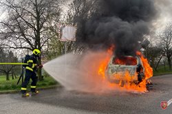 Požár automobilu v Horní Lhotě způsobil škodu za 140 tisíc korun