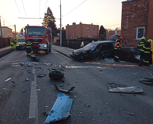 Trolejbus vs. Auto: Drama ve Zlíně, Hasiči v Akci
