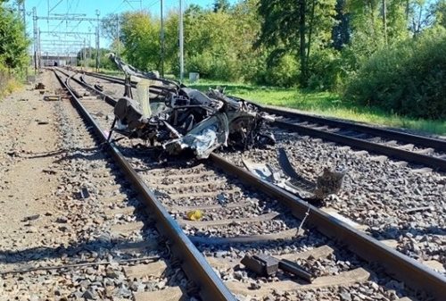 Střet vlaku s autem na přejezdu se obešel bez zranění
