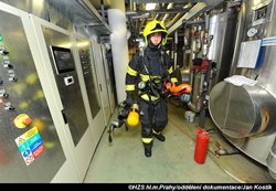 Tři jednotky zasahovaly u požáru v suterénu hotelu v Praze 1