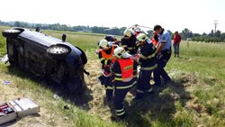 Tři zraněné osoby, z toho dvě vyprošťované