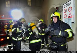 Požár záložního zdroje v podzemní garáži v Praze 1 způsobila technická závada