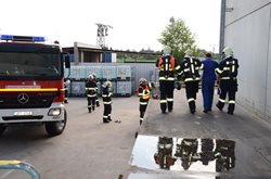 Ve firmě zabývající se obchodem s chemikáliemi hořelo!Naštěstí jen cvičně.  