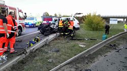Tragicky skončil střet vozu s kamionem