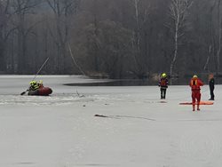 Záchranná akce na ledu