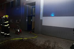 Požár bytu v centru Hlučína, hasiči zachránili 8 osob pomocí plošiny