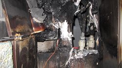 Požár v panelovém domě v Náchodě vznikl od sporáku. Jednoho obyvatele bytu  převezli záchranáři do zdravotnického zařízení.  
