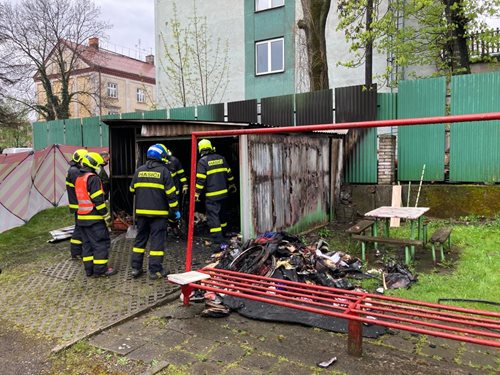 Nález těla při požáru garáže v Českém Těšíně