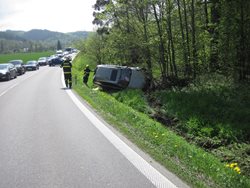 Nehoda motorky a osobního automobilu si vyžádala jeden lidský život.