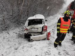 U Habrů se střetla dodávka s osobním automobilem