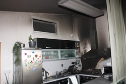 Statisícová škoda po požáru v kuchyni