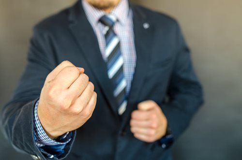 Víkend plný násilí v Jihočeském kraji: Policie řešila hned několik rvaček
