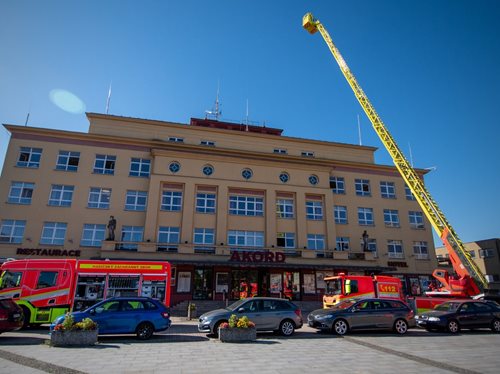Požár v kulturním domě: Hasiči v Ostravě si vyzkoušeli dramatický zásah