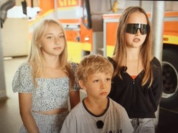 Dětská odvaha zachránila život: Muž uvízl v jímce, pomohli mu tři malé děti