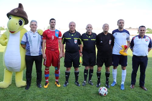 Fotbalové utkání českých a slovenských hasičů skončilo remízou 2:2