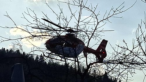 Pracovní úraz skončil vážným zraněním a leteckým transportem