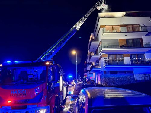 Vánoční večer narušil požár bytu způsobený prskavkou