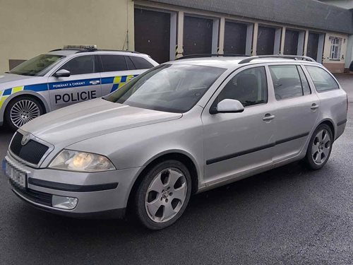 Řidiči ignorovali soudní zákazy a přišli o vozidla