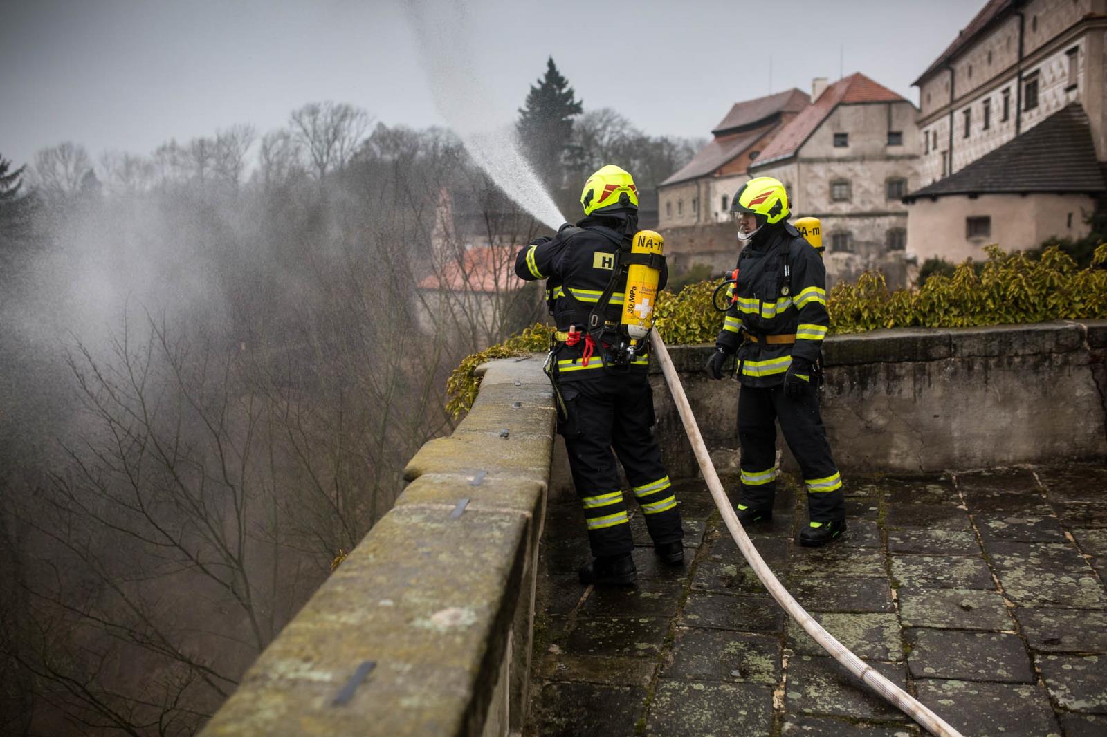 ee-(1).jpg ee-(1).jpg