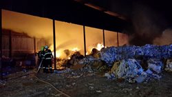 Požár papíru v hale v Novosedlicích