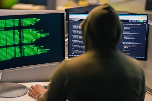 Naletěl falešným investorům. Muž přišel o více než 5,2 milionu korun