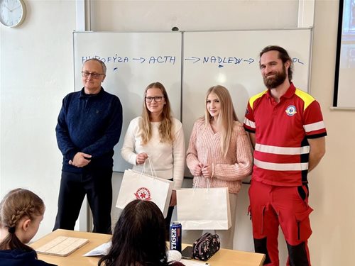 Studentky rychlou pomocí zachránily život zraněného chlapce