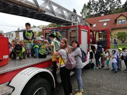 Den otevřených dveří na stanicích přilákal stovky dětí i dospělých