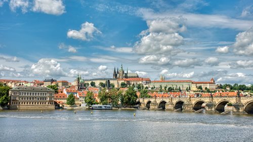 Prahu o víkendu čekají uzavírky, sportovní závody i tramvajový průvod