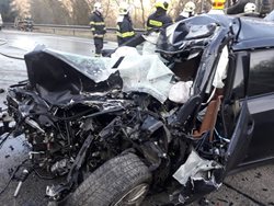 Tragická dopravní nehoda s následným požárem u Votic