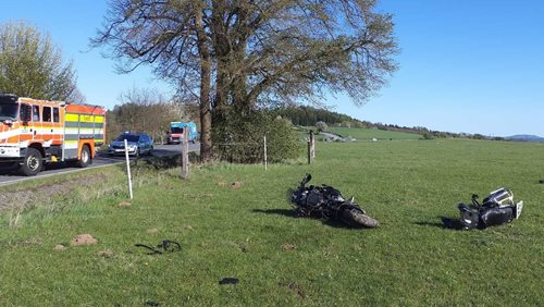 Pád z motorky si vyžádal letecký transport