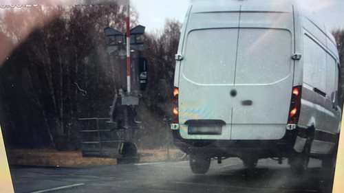 Nebezpečná rychlost na železničním přejezdu