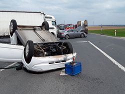 Dopravní nehoda dvou osobních aut u Roudnice nad Labem