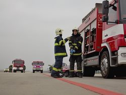 Složky IZS procvičovaly zásah u nehody letounu